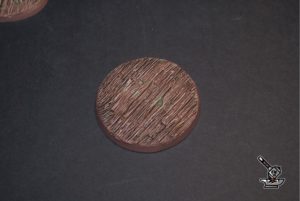 1 socle rond "Citylake of Darkwood" diamètre 60