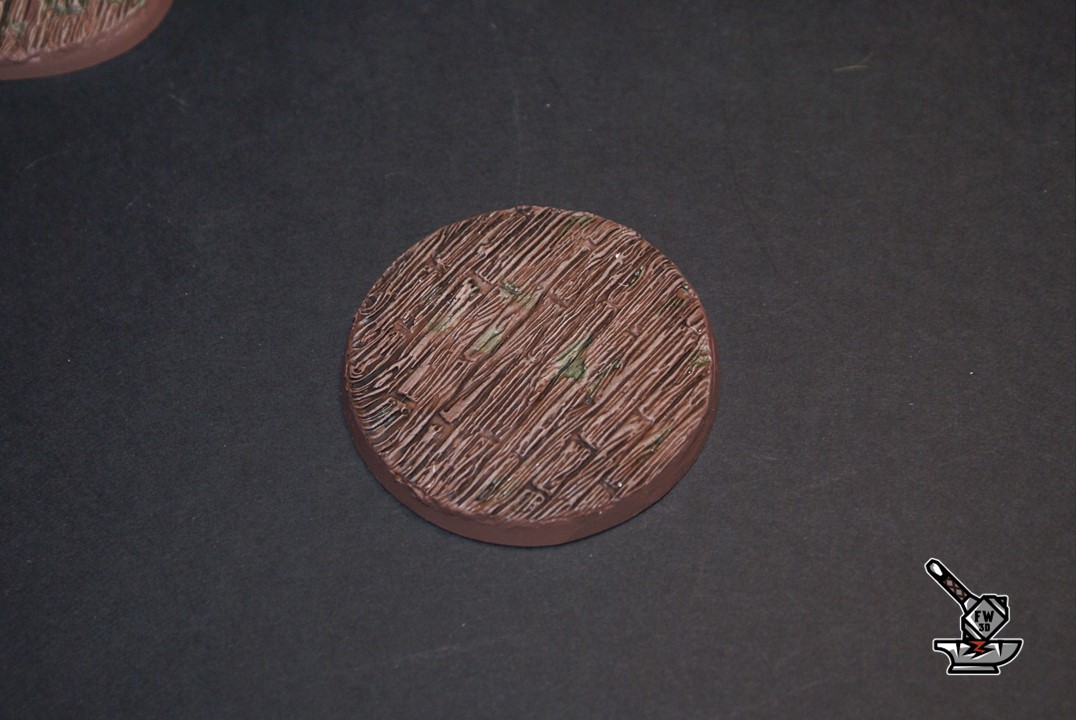 1 socle rond "Citylake of Darkwood" diamètre 60