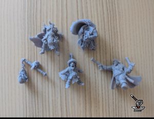 figurines ENDOMMAGEES lot 212